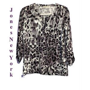 Daily 3 for $25 NWOT Jones New York Long Sleeve Leopard Tee